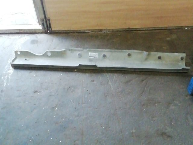 bontott MERCEDES-BENZ E-CLASS Jobb Küszöb