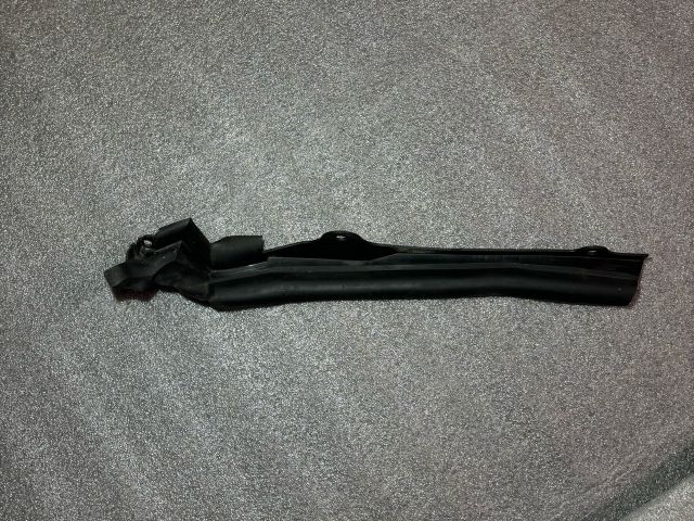 bontott MERCEDES-BENZ E-CLASS Jobb Motorháztető Tömítés