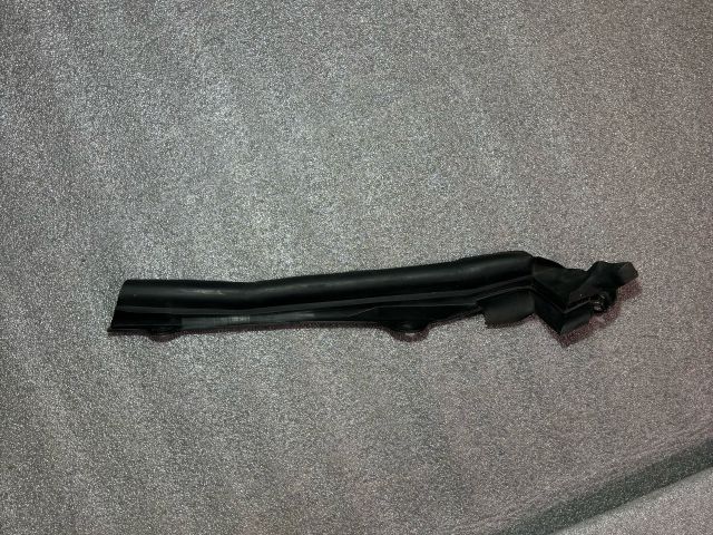 bontott MERCEDES-BENZ E-CLASS Jobb Motorháztető Tömítés