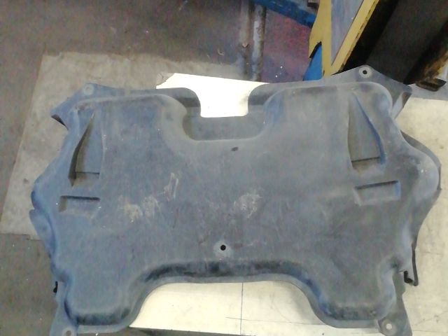 bontott MERCEDES-BENZ E-CLASS Kartervédő