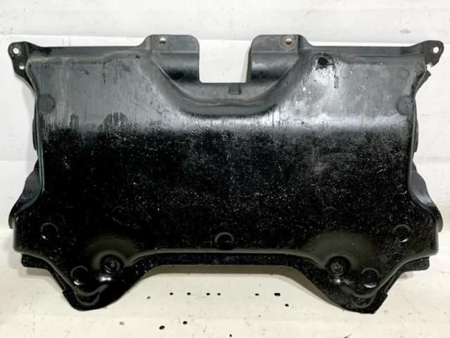 bontott MERCEDES-BENZ E-CLASS Kartervédő