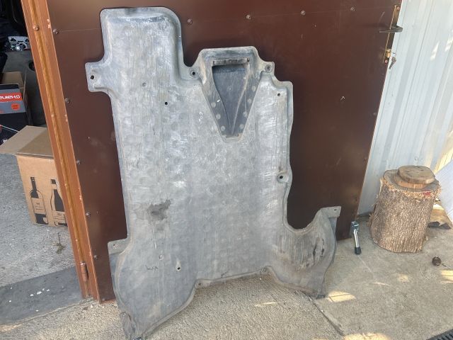 bontott MERCEDES-BENZ E-CLASS Kartervédő