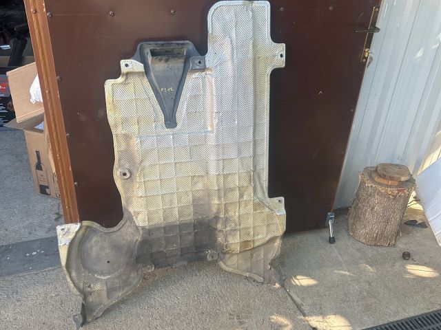 bontott MERCEDES-BENZ E-CLASS Kartervédő