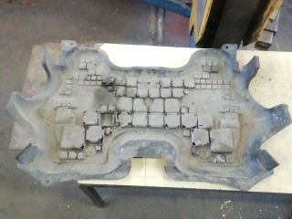 bontott MERCEDES-BENZ E-CLASS Kartervédő