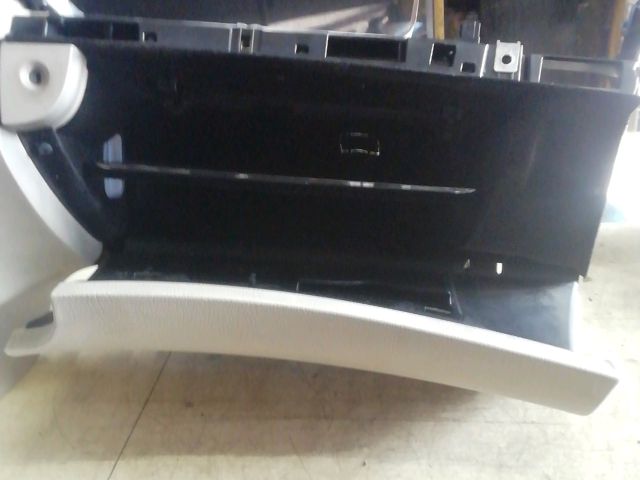 bontott MERCEDES-BENZ E-CLASS Kesztyűtartó