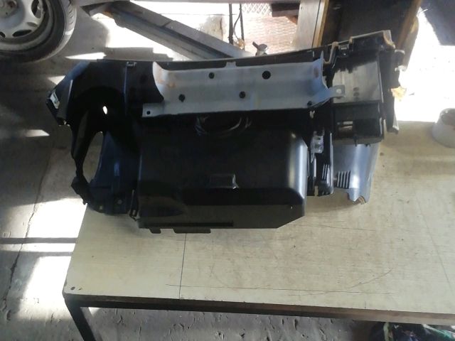 bontott MERCEDES-BENZ E-CLASS Kesztyűtartó