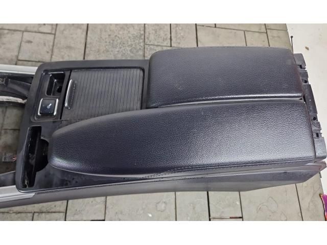 bontott MERCEDES-BENZ E-CLASS Könyöklő