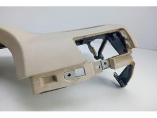 bontott MERCEDES-BENZ E-CLASS Kormányközép Burkolat