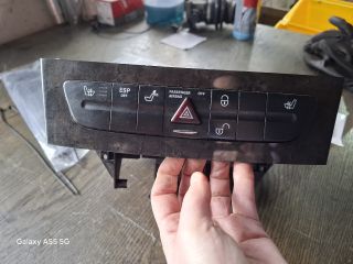 bontott MERCEDES-BENZ E-CLASS Középkonzol Vezérlő Panel