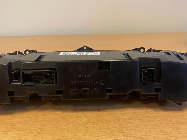 bontott MERCEDES-BENZ E-CLASS Középkonzol Vezérlő Panel