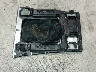 bontott MERCEDES-BENZ E-CLASS Középkonzol Vezérlő Panel