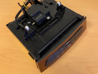 bontott MERCEDES-BENZ E-CLASS Középkonzol Vezérlő Panel