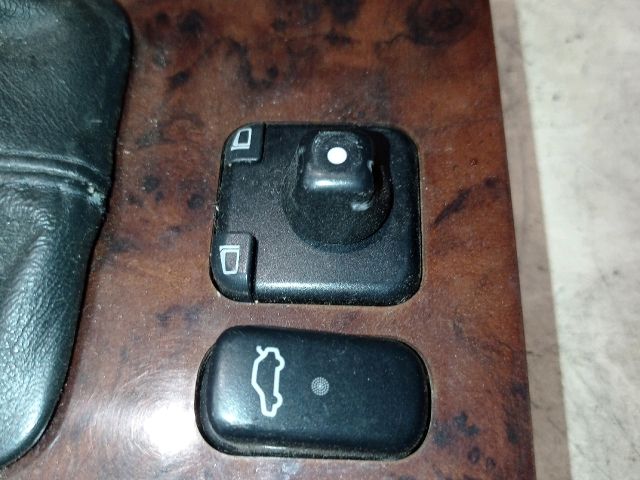 bontott MERCEDES-BENZ E-CLASS Középkonzol Vezérlő Panel