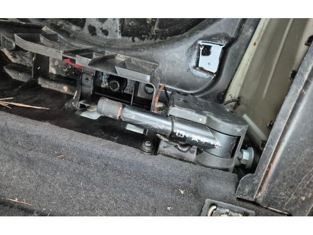 bontott MERCEDES-BENZ E-CLASS Középső Kardánbox Burkolat