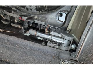 bontott MERCEDES-BENZ E-CLASS Középső Kardánbox Burkolat