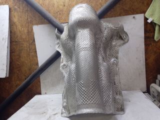 bontott MERCEDES-BENZ E-CLASS Középső Kipufogó Dob Hővédő Lemez