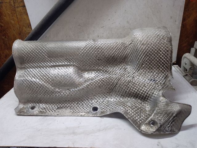 bontott MERCEDES-BENZ E-CLASS Középső Kipufogó Dob Hővédő Lemez