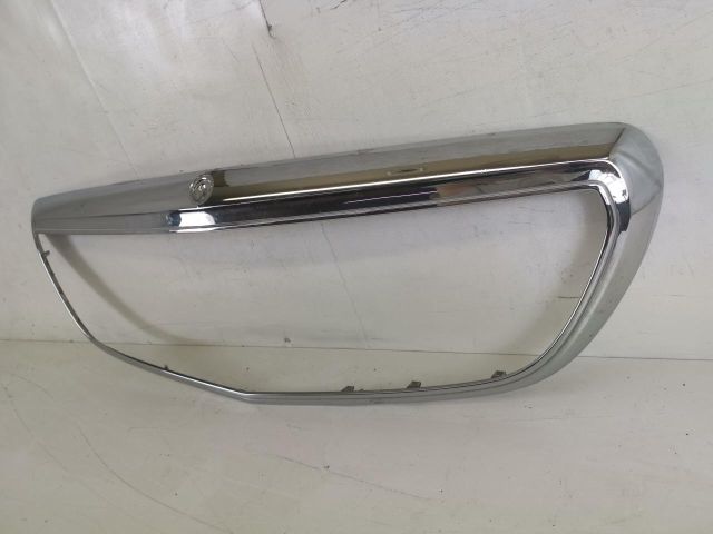 bontott MERCEDES-BENZ E-CLASS Középső Műszerfal Díszléc