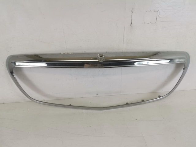 bontott MERCEDES-BENZ E-CLASS Középső Műszerfal Díszléc