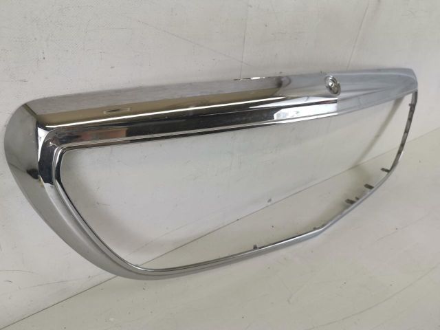 bontott MERCEDES-BENZ E-CLASS Középső Műszerfal Díszléc