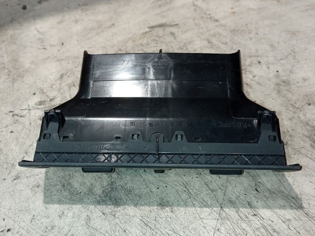 bontott MERCEDES-BENZ E-CLASS Középső Szellőző