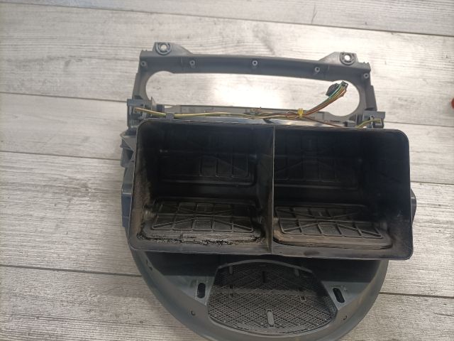 bontott MERCEDES-BENZ E-CLASS Középső Szellőző