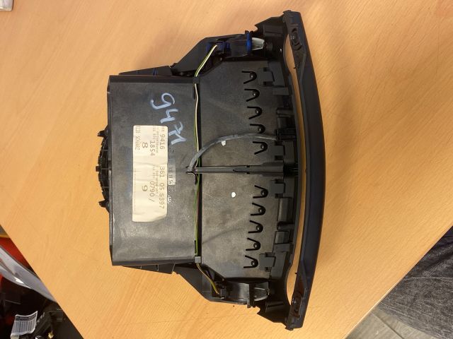 bontott MERCEDES-BENZ E-CLASS Középső Szellőző