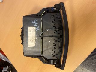 bontott MERCEDES-BENZ E-CLASS Középső Szellőző