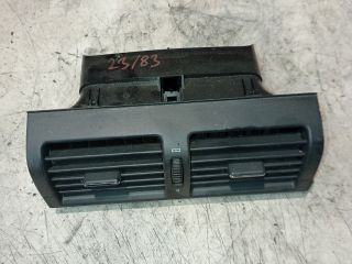 bontott MERCEDES-BENZ E-CLASS Középső Szellőző