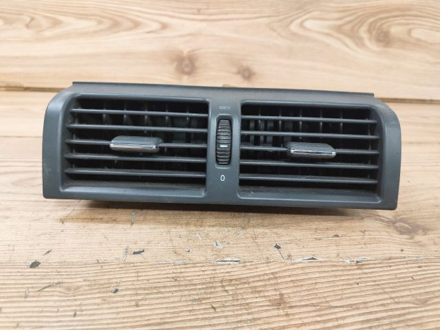 bontott MERCEDES-BENZ E-CLASS Középső Szellőző