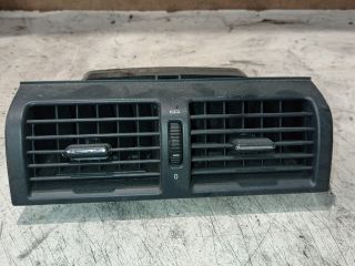 bontott MERCEDES-BENZ E-CLASS Középső Szellőző