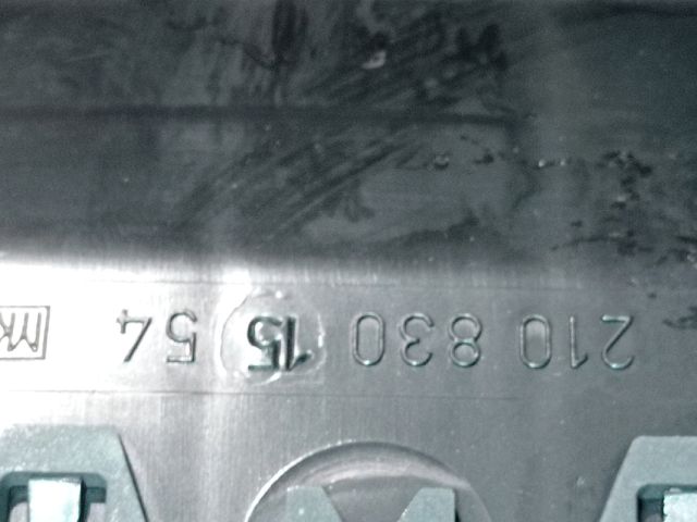 bontott MERCEDES-BENZ E-CLASS Középső Szellőző