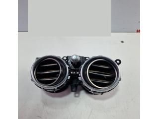 bontott MERCEDES-BENZ E-CLASS Középső Szellőző