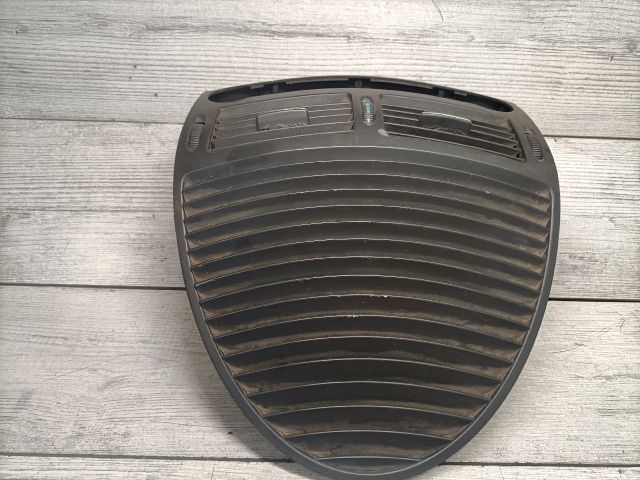 bontott MERCEDES-BENZ E-CLASS Középső Szellőző