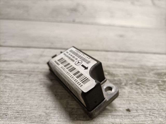 bontott MERCEDES-BENZ E-CLASS Központi Ütközés Érzékelő