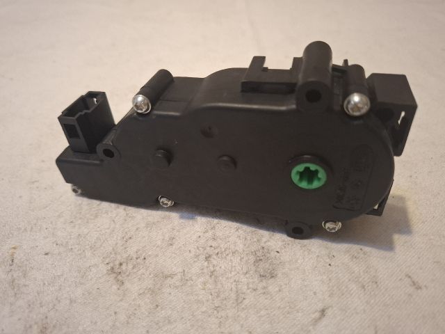 bontott MERCEDES-BENZ E-CLASS Központizár Motor Csomagtérajtó