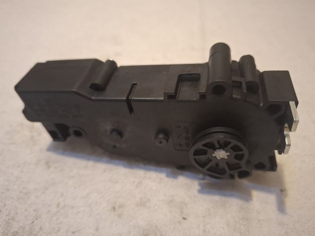 bontott MERCEDES-BENZ E-CLASS Központizár Motor Csomagtérajtó