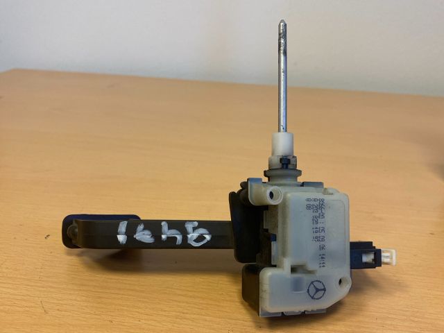 bontott MERCEDES-BENZ E-CLASS Központizár Motor Tankajtó