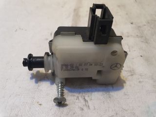 bontott MERCEDES-BENZ E-CLASS Központizár Motor Tankajtó