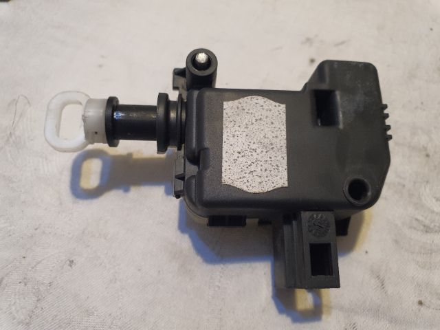 bontott MERCEDES-BENZ E-CLASS Központizár Motor Tankajtó