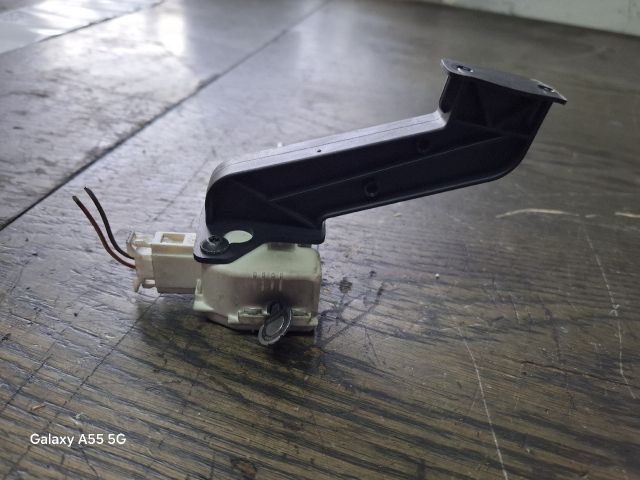 bontott MERCEDES-BENZ E-CLASS Központizár Motor Tankajtó