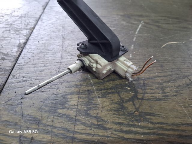 bontott MERCEDES-BENZ E-CLASS Központizár Motor Tankajtó