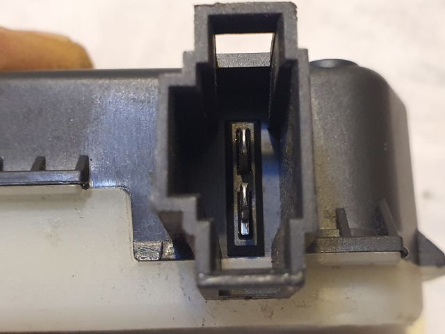 bontott MERCEDES-BENZ E-CLASS Központizár Motor Tankajtó