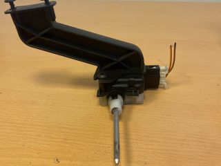 bontott MERCEDES-BENZ E-CLASS Központizár Motor Tankajtó