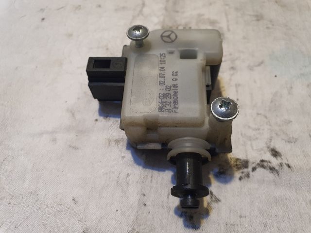 bontott MERCEDES-BENZ E-CLASS Központizár Motor Tankajtó