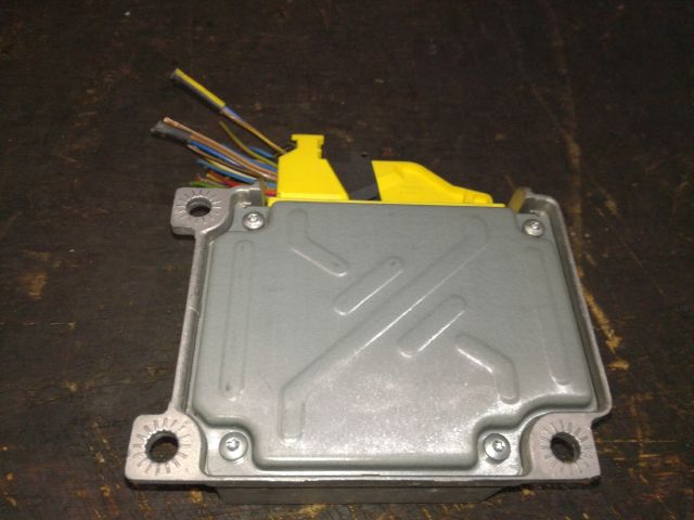 bontott MERCEDES-BENZ E-CLASS Légzsák Elektronika