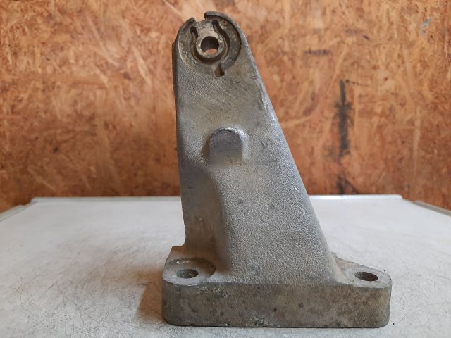 bontott MERCEDES-BENZ E-CLASS Motor Tartó Bak (Fém)