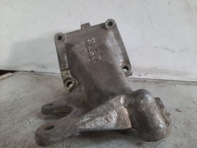 bontott MERCEDES-BENZ E-CLASS Motor Tartó Bak (Fém)