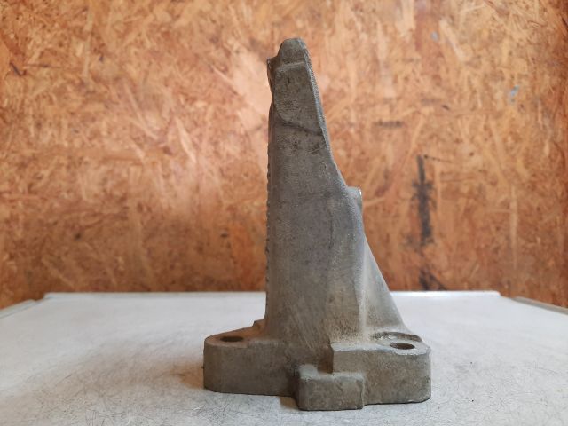 bontott MERCEDES-BENZ E-CLASS Motor Tartó Bak (Fém)