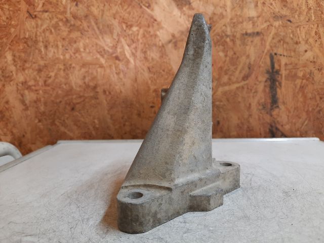 bontott MERCEDES-BENZ E-CLASS Motor Tartó Bak (Fém)